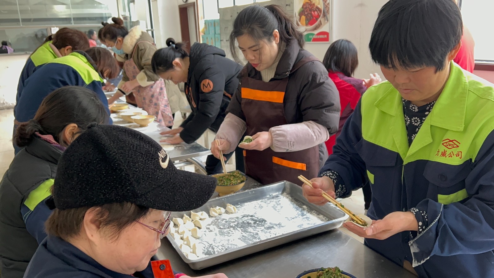 【力威新聞】冬至暖陽、餃香情長